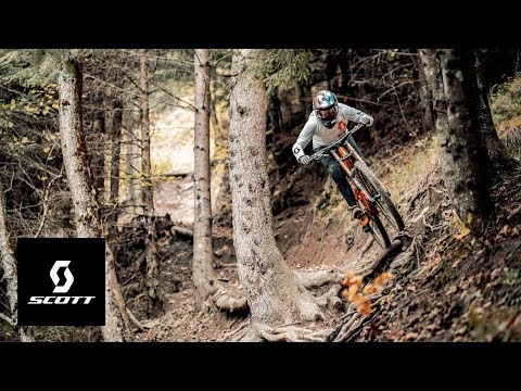 Marine Cabirou v Champery