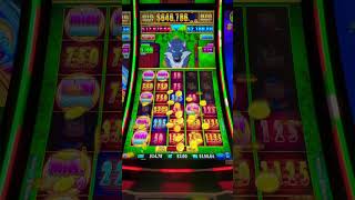 Big win at this Slot machine Video Video