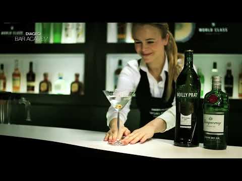 How To Make A Dry Martini: Classic Cocktail Recipe 🍸 | Diageo Bar Academy