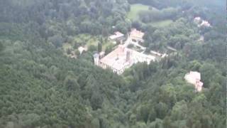 preview picture of video 'Vallombrosa dall'elicottero, la montagna Fiorentina'