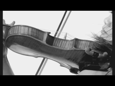 Violinist Lee-Chin and the UOB PRVI American Express card