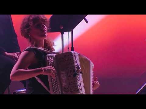 Charles Aznavour - Les Deux Guitares - Live