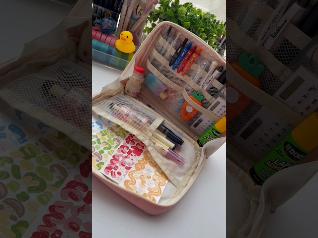 Vídeo relacionado con Estuche Escolar Dos Cremalleras Lego Movie 2 avec Lapices de Color Lapiz Mini Cuaderno