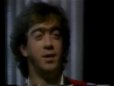 R.E.M. 1991-05 - 'Congratulations Promo' [‘Out of Time’ hits number 1 on the Billboard album chart]