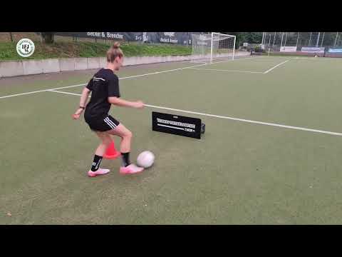 Pässe und Ballkontrolle - Passtraining mit der T-PRO Prallwand