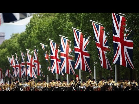 Thousands gather in London to mark the 80th anniversary of VE Day