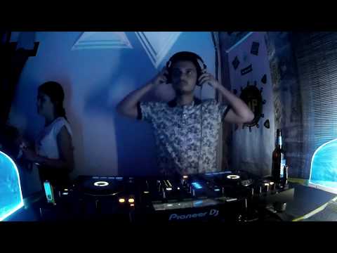 Up Shot Bar Live Sessions #020 - Efe Serçek