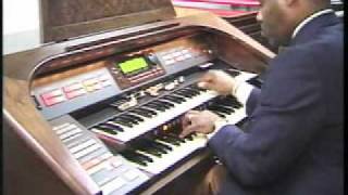 Aaron Thomas on the Hammond XH-273 Elegante Organ