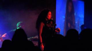 Elle Varner Performs &quot;Ex-Factor&quot; and &quot;F*ck It All&quot; at BB Kings NYC 12/7/14