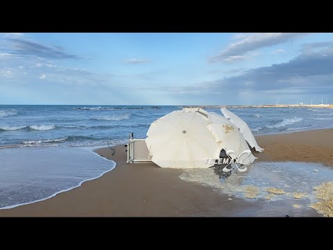 Tragedy in Francavilla al Mare: Man dives to rescue two children and dies.