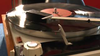 Vinyl HQ Shakatak Street walkin´ 1964 PE33 Studio broadcast turntable 1963 Shure M33/7 cart