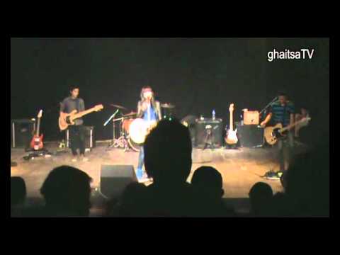 Ghaitsa band feat. Andre Sir Ronney_Biarkan Berlalu (Live).flv