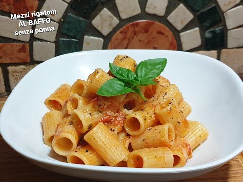 Mezzi rigatoni al BAFFO ma senza panna. Facili e gustosissimi.