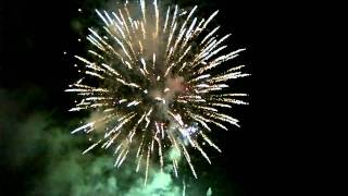 preview picture of video 'Fireworks 2011.mp4 (Nokia 700 HD 720p Symbian Belle)'