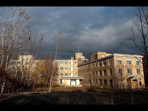 (Lost & Abandoned) Abandoned Asylum / Mental hospital Found BOMB!!