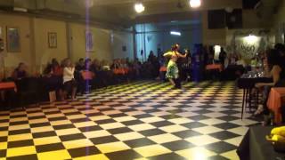 Sin Rumbo, bailan Leo Ortiz y Constanza Vecslir 2/2