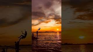 Download lagu Video polosan Senja Pantai mp3