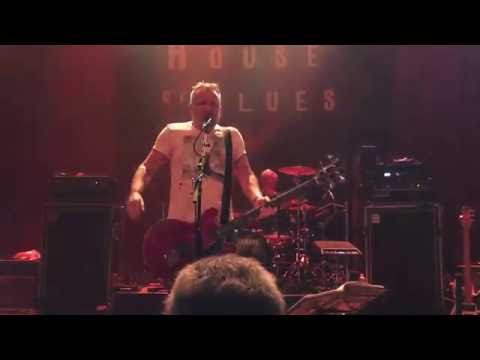 Peter Hook and The Light: Autosuggestion