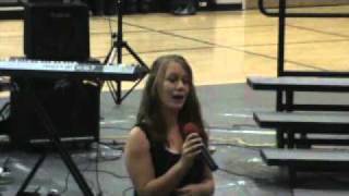 Cassidy Thacker sings Christmas Shoes