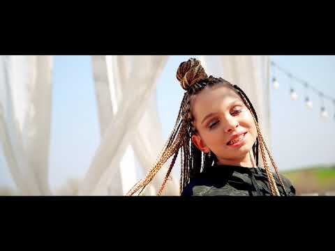Cosmina - Tine-ma de mana (Oficial Video)