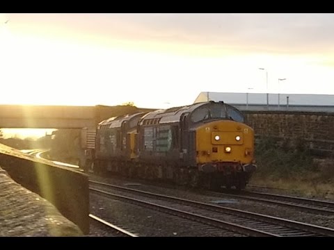 Rhyl 16.12.2016 - DRS 37667 & 37609 on Valley flasks = class 37