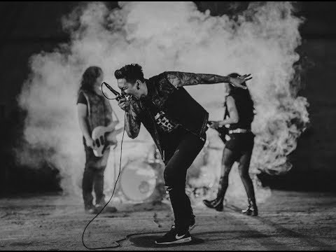 Fictive Marry - Fictive Marry - Strieľaj (official video 2018)