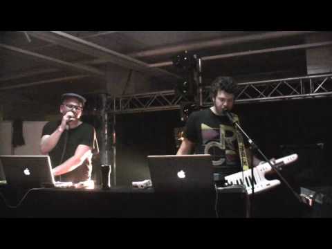 DooWatchaLike @ BASSart 2010 3/3