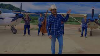 El Piloto Pecas Lyrics English Translation