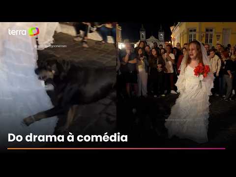 Cachorro invade ‘cena mais triste’ de peça teatral e leva público aos risos em MG