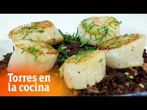 Arroz negro con vieiras  - Torres en la Cocina | RTVE Cocina