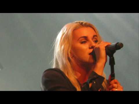 PVRIS - Half- Columbia Theater Berlin 2017-05-11