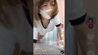 【TikTokえちえみ巨乳美女】見てる人もする人もムキムキになれる筋トレ