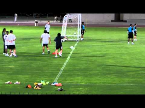 ESCLUSIVA Calcionapoli24.it - Il 'piede de D10s': Diego prova il gol d'effetto dalla linea di fondo!