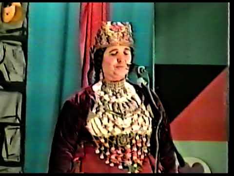 Drane Gega   ''Kish rrit nana dy jetima''   shoqeron ne cifteli Mark Nikolla