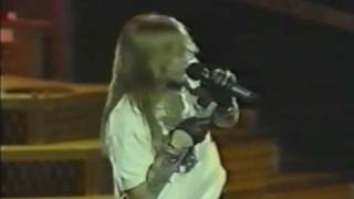 Guns N&#39; Roses - Right Next Door to Hell (live)