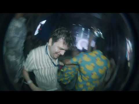 Karavana - ¿Quién Quiere Más? (Vídeo oficial)