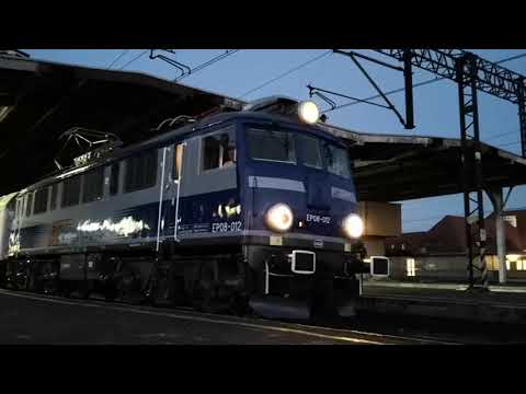 Odjazd EP08-012 z Legnicy.