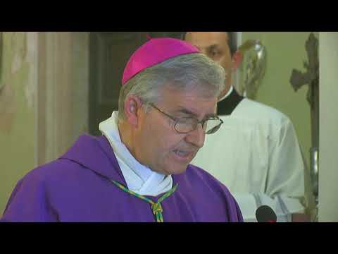 Il Vescovo legge i nomi dei defunti al Vantiniano