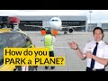 HOW do PILOTS PARK their plane? ACCURATE PARKING explained by CAPTAIN JOE