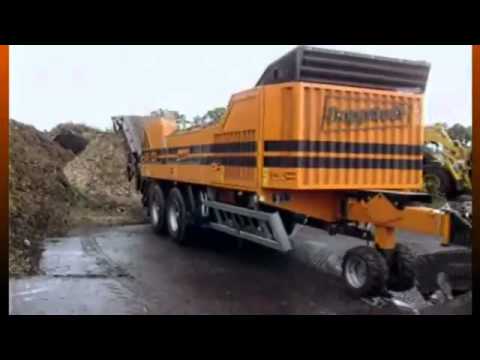 Doppstadt Grinder AK 235 in operation