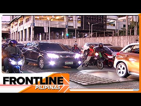 Steel plates na nakabutas ng gulong ng 4 na motorista sa EDSA Boni, pinalitan Frontline Pilipinas