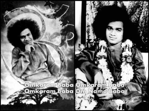 Sri Sathya Saibaba singing "Manasa Bhajare Guru Charanam" Bhajan