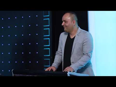 Univerzal bend  - Najubava devojka