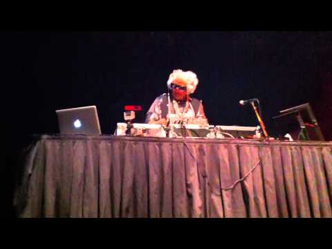 Ruth Flowers @ I love Electro