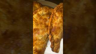 Download lagu JERK CHICKEN 🍗EMPANADAS 🥟🥟🥟 #shorts #empanadas #food 🤤😋🤤 mp3