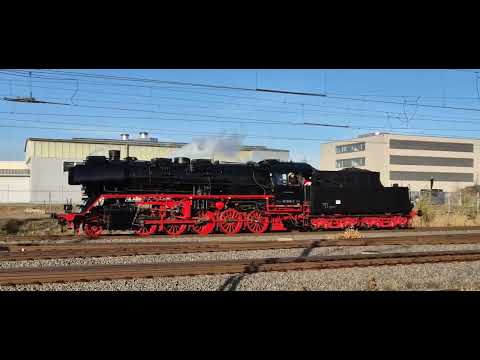 Einfahrt Dampflok Baureihe 50 3616-5 in Leipzig Hbf auf Gleis 6