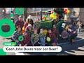 Kinderen doen met Jon Beer-trekker mee aan carnavalsoptocht