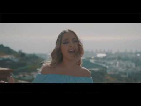 download lagu mp3 mp4 A La Una A Las Dos A Las Tres, download lagu A La Una A Las Dos A Las Tres gratis, unduh video klip A La Una A Las Dos A Las Tres