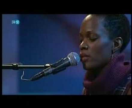 Renee Neufville  - Quiet/December (Live Burghausen 2005)
