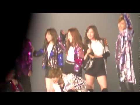 [Fancam] 120805 TTS ft. EXO - DJ Got Us Falling in Love Again [SMTown Tokyo]